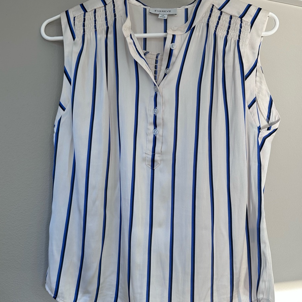 Evereve Sleeveless Blue and White Striped Blouse